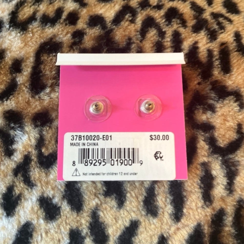 Betsey Johnson cz flower earrings NWT - Picture 2 of 4